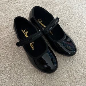 Toddler size 11 tap shoes